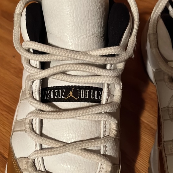 Jordan 11 Retro Low Closing Ceremony, size 10 - Picture 3 of 11